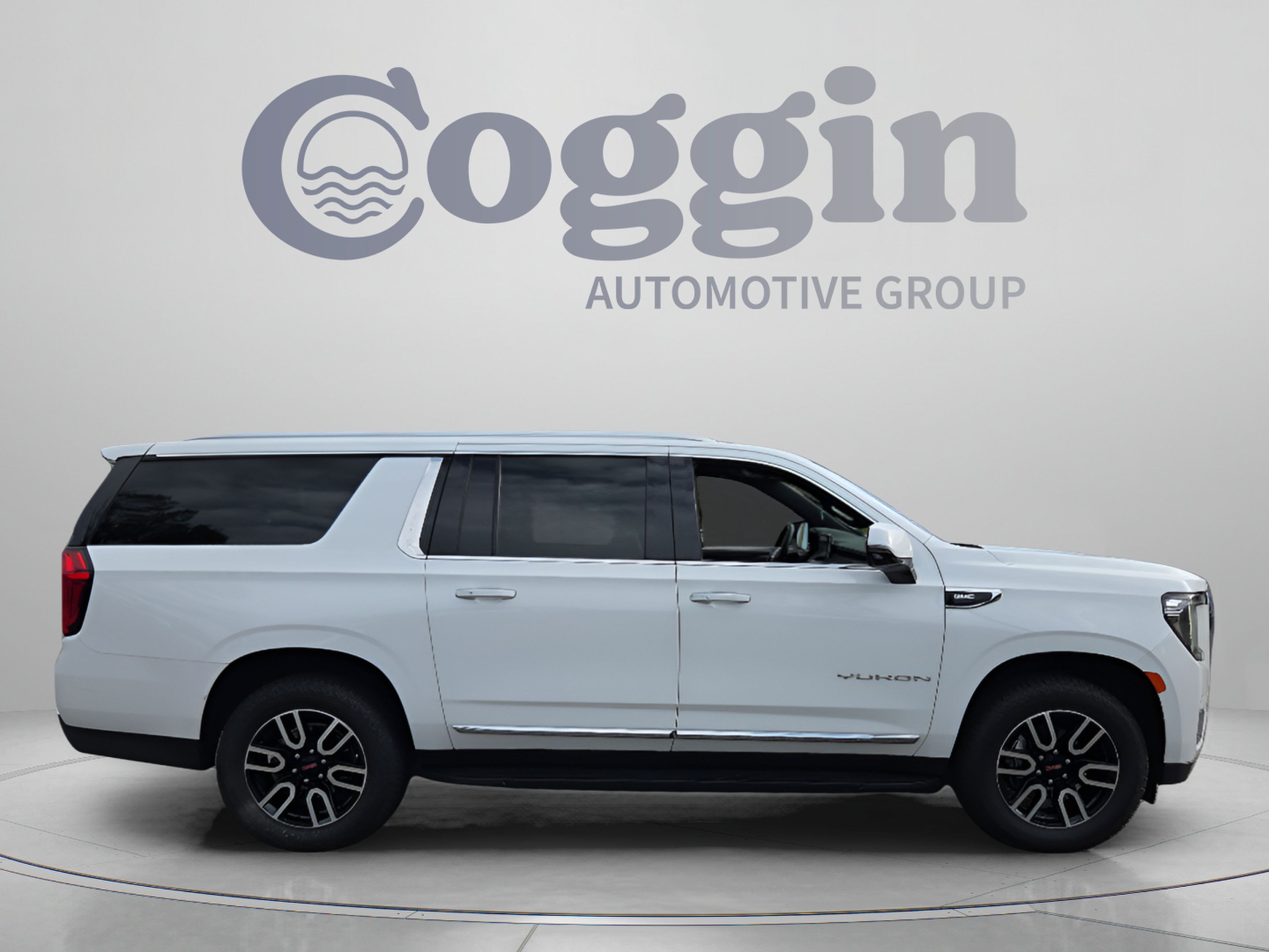 Used 2023 GMC Yukon XL SLT w/ SLT Premium Package RWD image 6