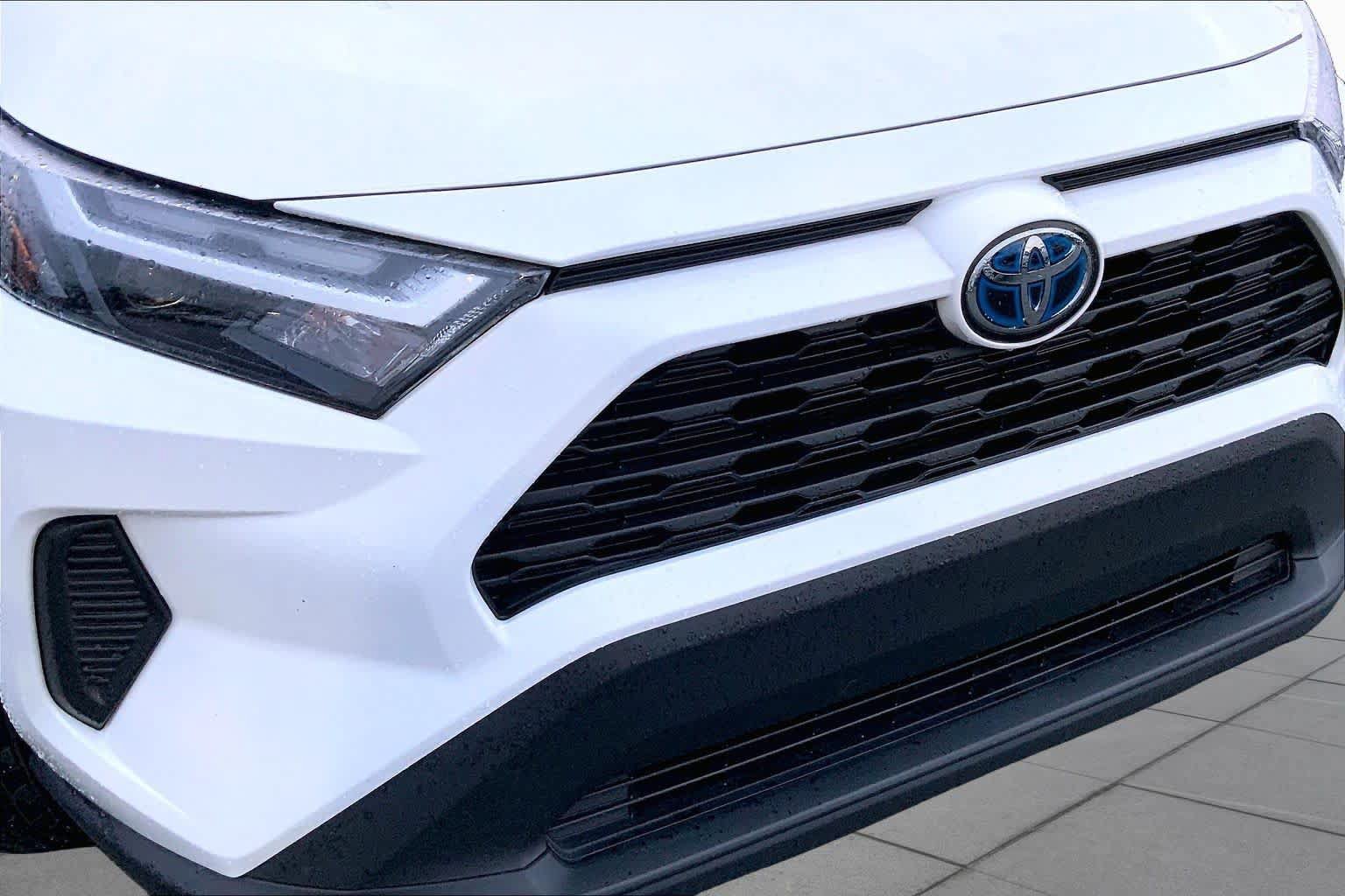 Used 2024 Toyota RAV4 XLE w/ Convenience Package AWD/4WD image 27