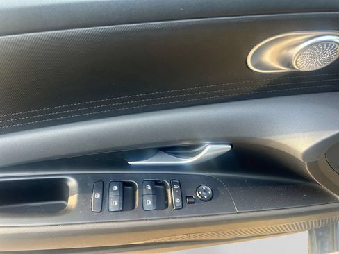 New 2026 Hyundai Elantra SE FWD image 18