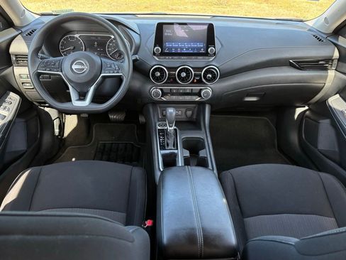Used 2024 Nissan Sentra SV image 8