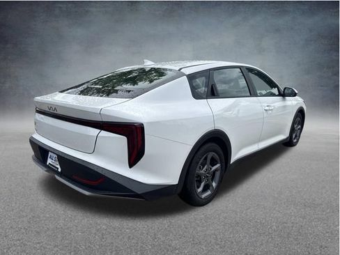 Used 2025 Kia K4 FWD image 9
