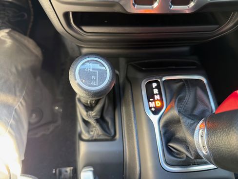 Used 2021 Jeep Wrangler Willys image 30