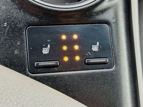 Certified 2020 Toyota Camry XLE image 13