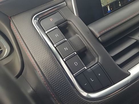 Used 2022 Chevrolet Tahoe RST w/ Luxury Package image 24