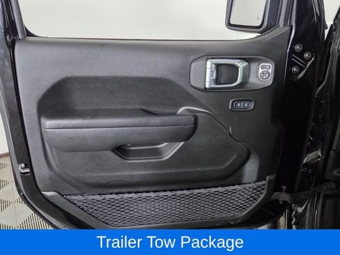 Used 2022 Jeep Gladiator Willys image 11
