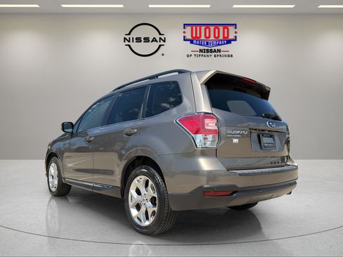 Used 2017 Subaru Forester 2.5i Touring AWD/4WD image 4