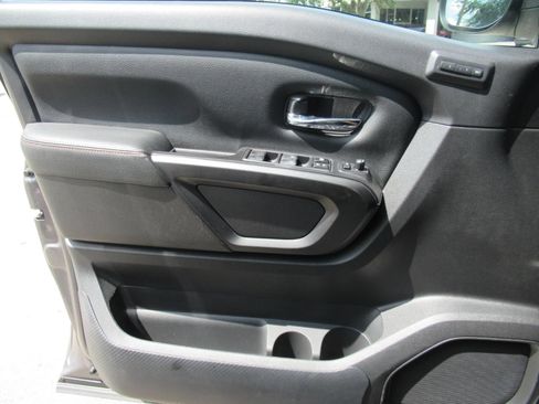 Used 2022 Nissan Titan PRO-4X w/ Pro-4x Convenience Package AWD/4WD image 21