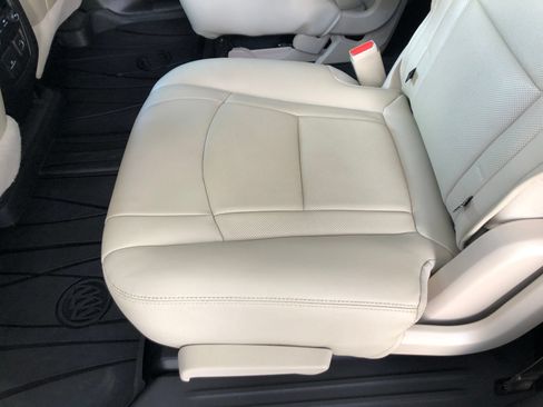 Used 2019 Buick Enclave Essence FWD image 14