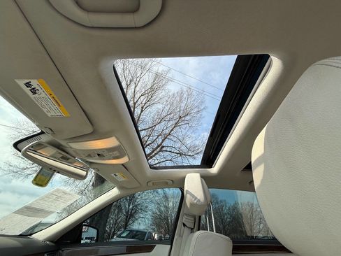 Used 2014 Mercedes-Benz E 550 4MATIC Sedan image 27