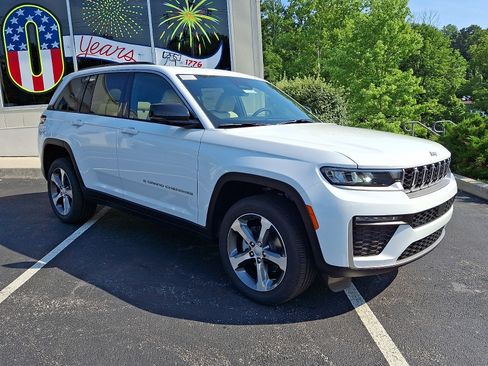 New 2026 Jeep Grand Cherokee Limited AWD/4WD image 2