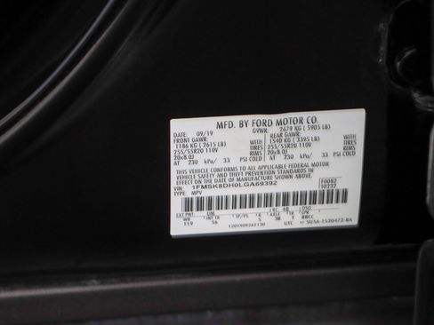 Used 2020 Ford Explorer XLT w/ Equipment Group 202A AWD/4WD image 34