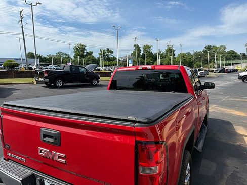 Used 2015 GMC Sierra 1500 SLE w/ SLE Value Package AWD/4WD image 4