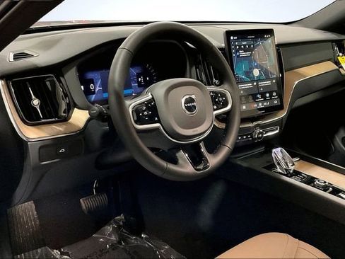 New 2026 Volvo XC60 B5 Core w/ Climate Package image 8
