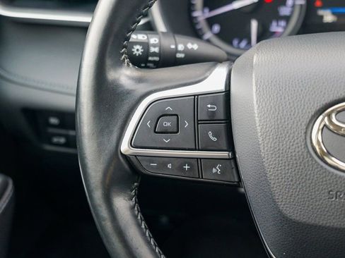 Used 2020 Toyota Highlander XLE image 39