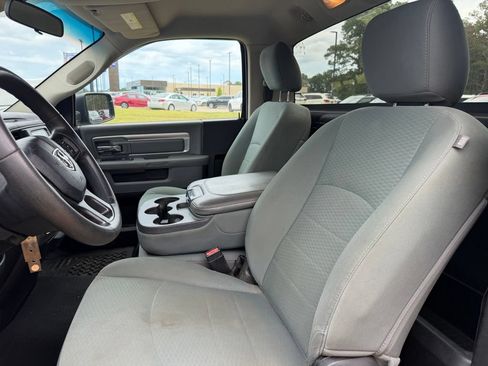Used 2015 RAM 1500 Express RWD image 8