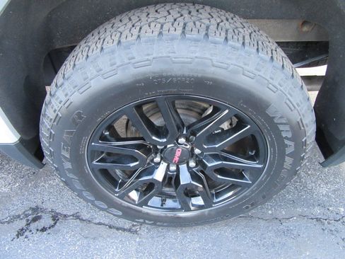 Used 2022 GMC Sierra 1500 Elevation image 17