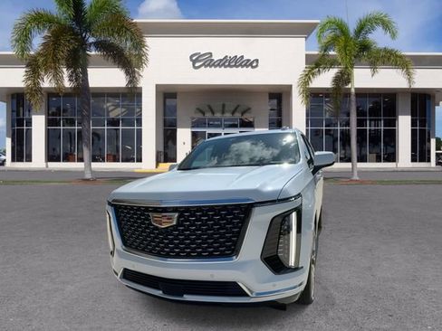 Certified 2026 Cadillac Escalade Luxury w/ Touring Package AWD/4WD image 5