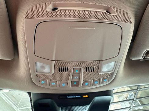 Used 2024 Ford Expedition XLT AWD/4WD image 31