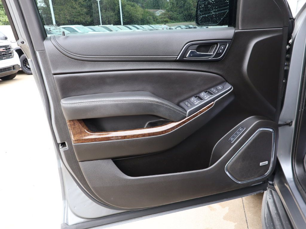 Certified 2019 Chevrolet Tahoe LT w/ Luxury Package AWD/4WD image 12