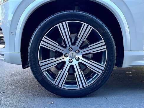 Used 2022 Volvo XC90 T6 Inscription w/ Advanced Package image 8