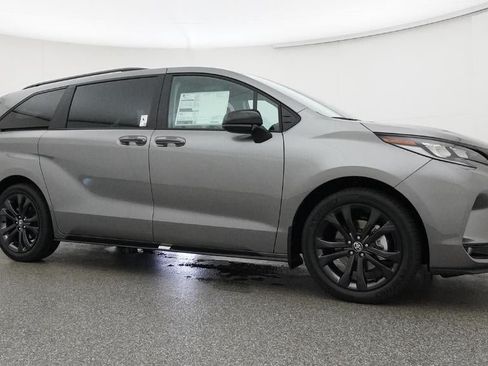 New 2026 Toyota Sienna XSE FWD image 28