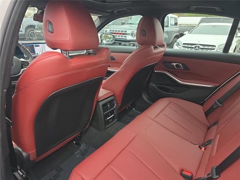 Used 2025 BMW 330i Sedan image 9