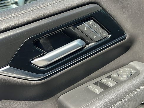 Certified 2025 GMC Yukon XL Denali AWD/4WD image 21