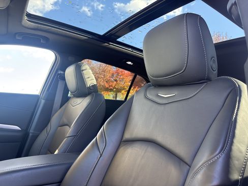 Used 2024 Cadillac XT4 Premium Luxury image 27