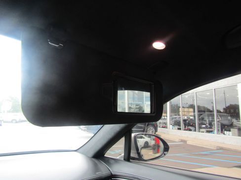 Used 2022 Genesis GV70 3.5T Sport w/ Sport Advanced Package image 17