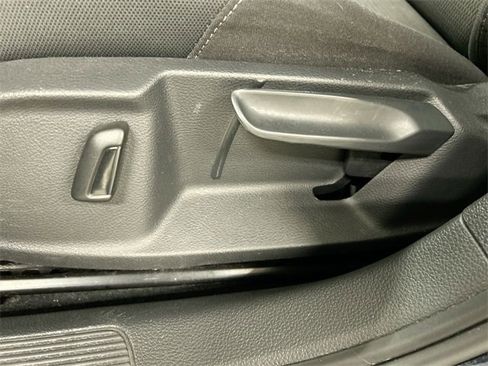 Used 2018 Volkswagen Golf S image 13