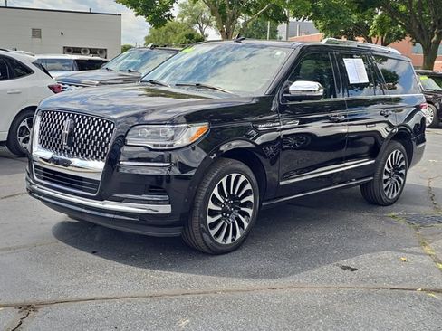 Used 2024 Lincoln Navigator Black Label AWD/4WD image 2