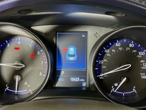Used 2021 Toyota C-HR XLE FWD image 10