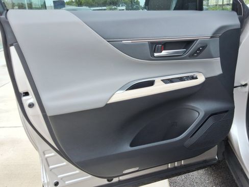 Used 2021 Toyota Venza Limited w/ Advanced Technology Package AWD/4WD image 22