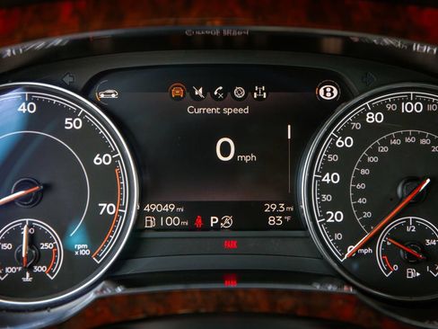 Used 2018 Bentley Bentayga AWD/4WD image 19