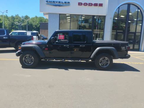 Used 2021 Jeep Gladiator Rubicon w/ Trailer Tow Package AWD/4WD image 8