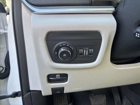 Used 2021 Jeep Grand Cherokee L Overland w/ Luxury Tech Group IV image 27