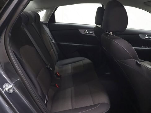 Used 2022 Kia Forte LXS w/ LXS Technology Package FWD image 12