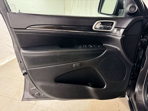 Used 2021 Jeep Grand Cherokee Limited AWD/4WD image 14
