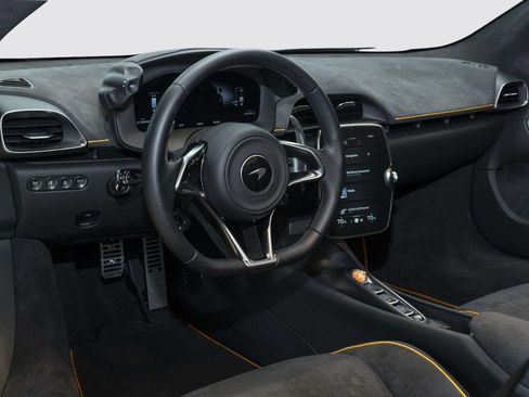 Used 2026 McLaren Artura Spider RWD image 23