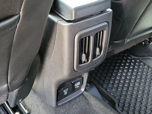 Used 2019 Jeep Compass Latitude FWD image 24