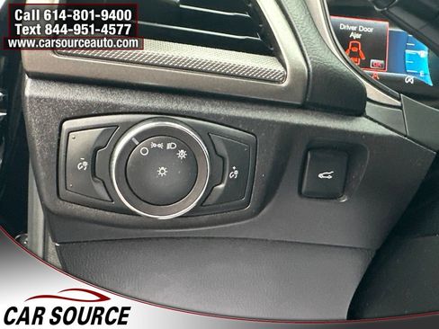 Used 2018 Ford Fusion SE w/ Fusion SE Technology Package FWD image 21