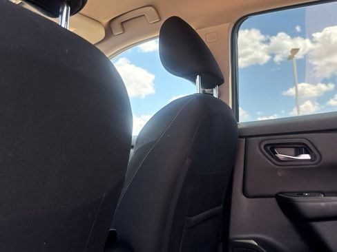 Certified 2025 Nissan Rogue SV AWD/4WD image 37