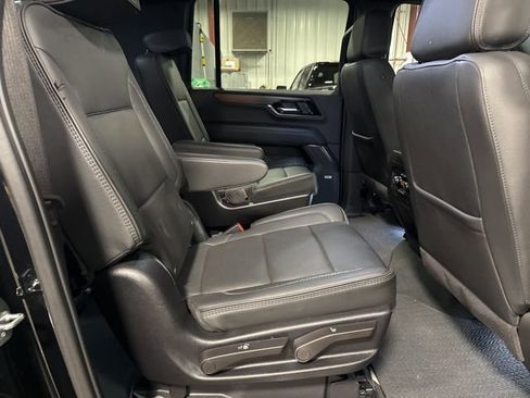 Used 2025 GMC Yukon XL Denali image 38