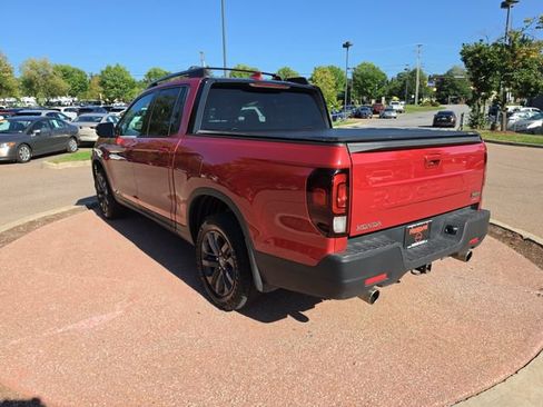 Used 2024 Honda Ridgeline Sport image 3