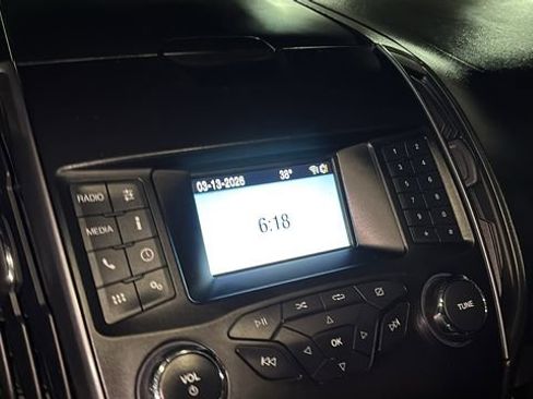 Used 2019 Ford Edge SE image 16