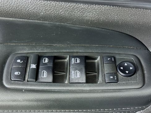 Used 2019 Jeep Grand Cherokee Altitude image 24