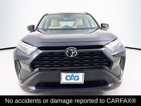 Used 2025 Toyota RAV4 XLE AWD/4WD image 2