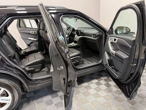 Used 2021 Ford Explorer XLT w/ Equipment Group 202A AWD/4WD image 23