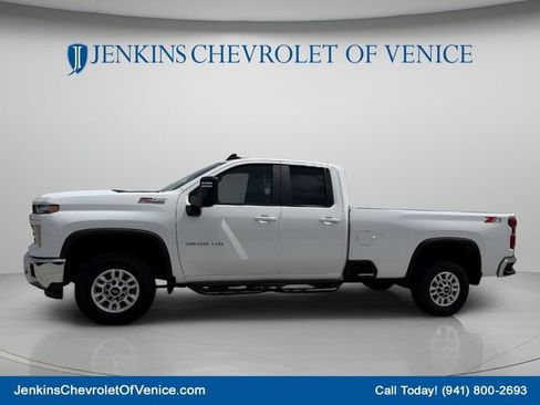 Used 2025 Chevrolet Silverado 2500 LT w/ Convenience Package AWD/4WD image 10