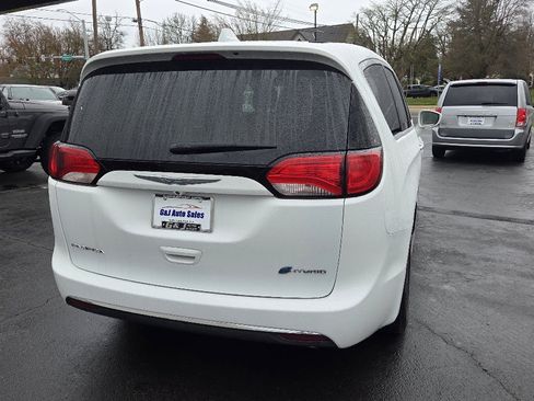 Used 2017 Chrysler Pacifica Touring Plus image 9